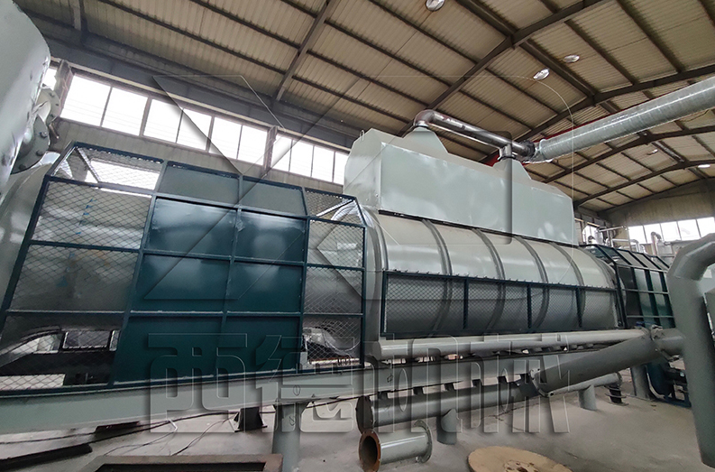 如果你正在尋找一種高效的方式來(lái)處理花生殼，那么連續(xù)式炭化爐是一種值得考慮的選項(xiàng)