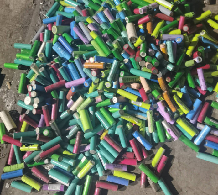 廢舊鋰離子電池處理利器：揭秘裂解爐的熱解原理，河南西德機(jī)械設(shè)備