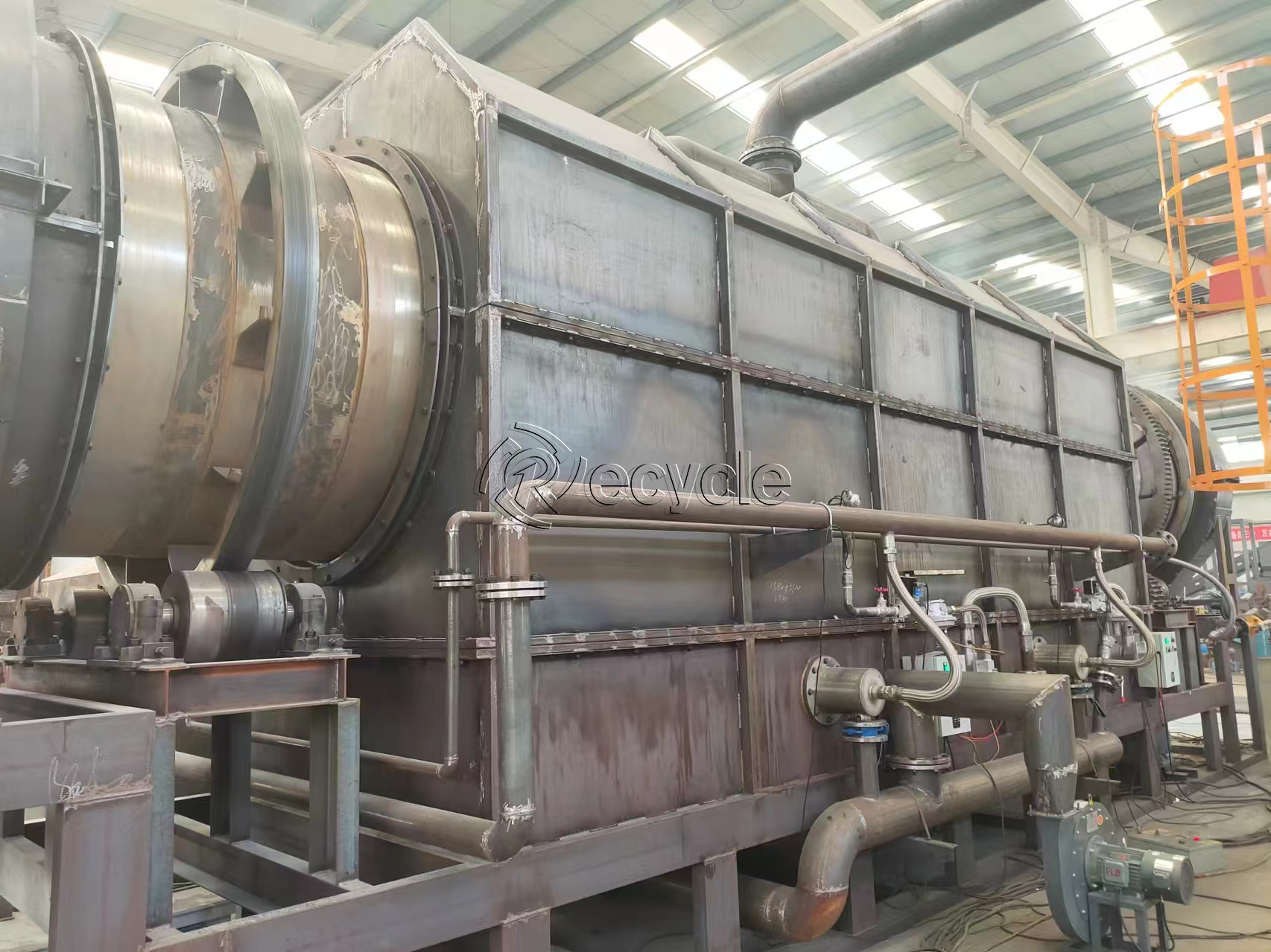 <strong>連續(xù)式生物質(zhì)碳化爐：可燃氣體的二次利用</strong>